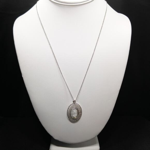 Whiting Davis Crystal Etched Cameo Pendant Necklace, Rhodium Plated, Book Piece - Picture 2 of 10